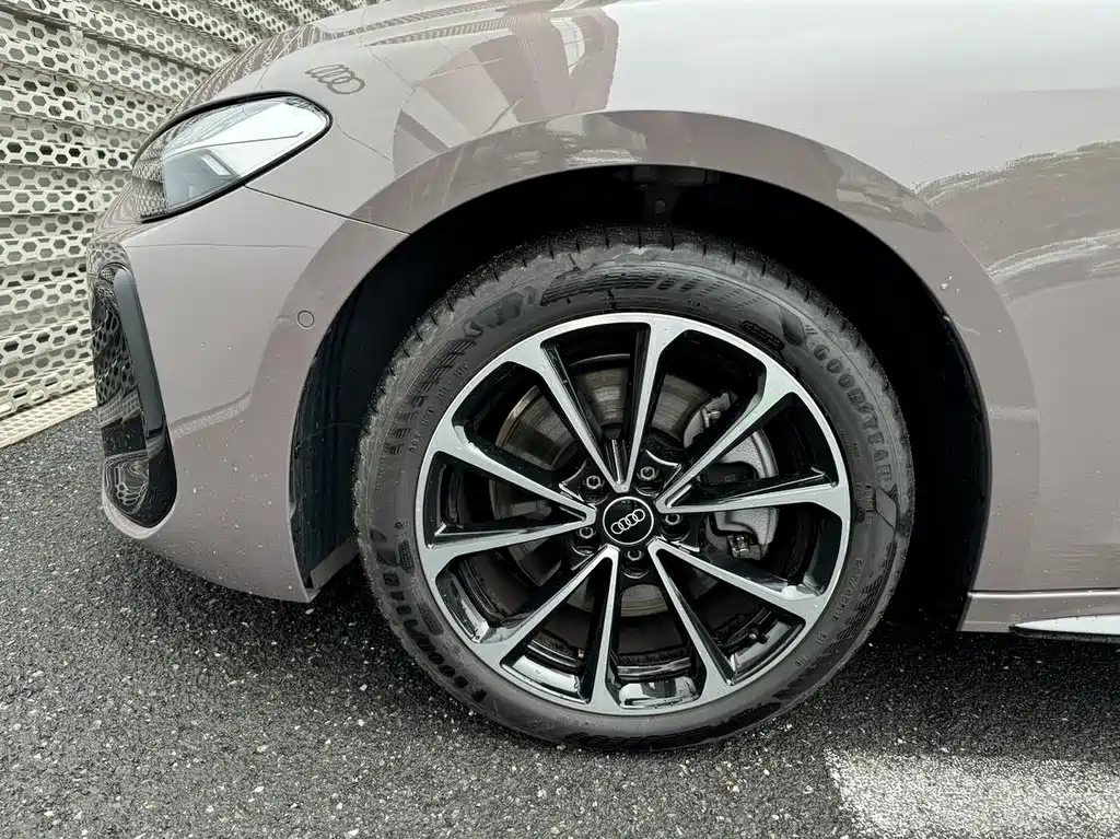 Audi A5L — миниатюра 15