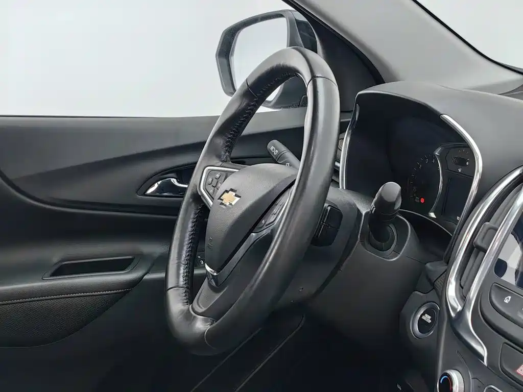 Chevrolet Equinox — миниатюра 22