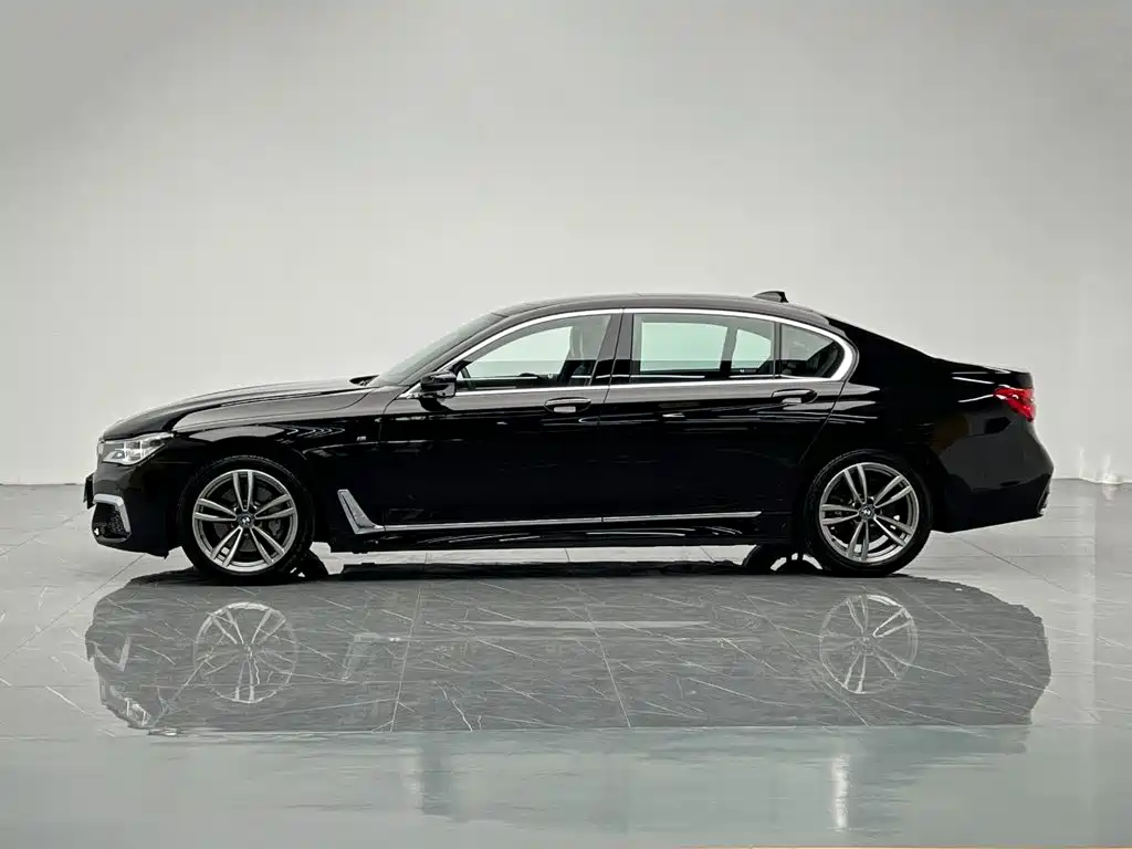 BMW 7 Series — миниатюра 3