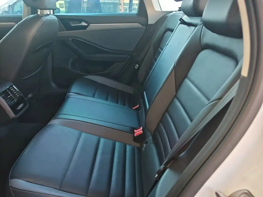 Volkswagen Sagitar — миниатюра 17