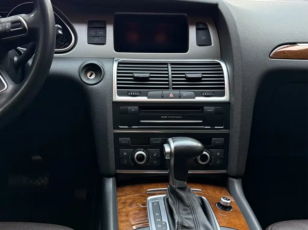 Audi Q7 — миниатюра 9