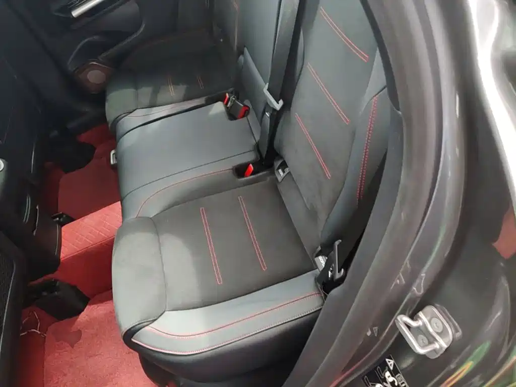 Mercedes-Benz GLA AMG — миниатюра 17