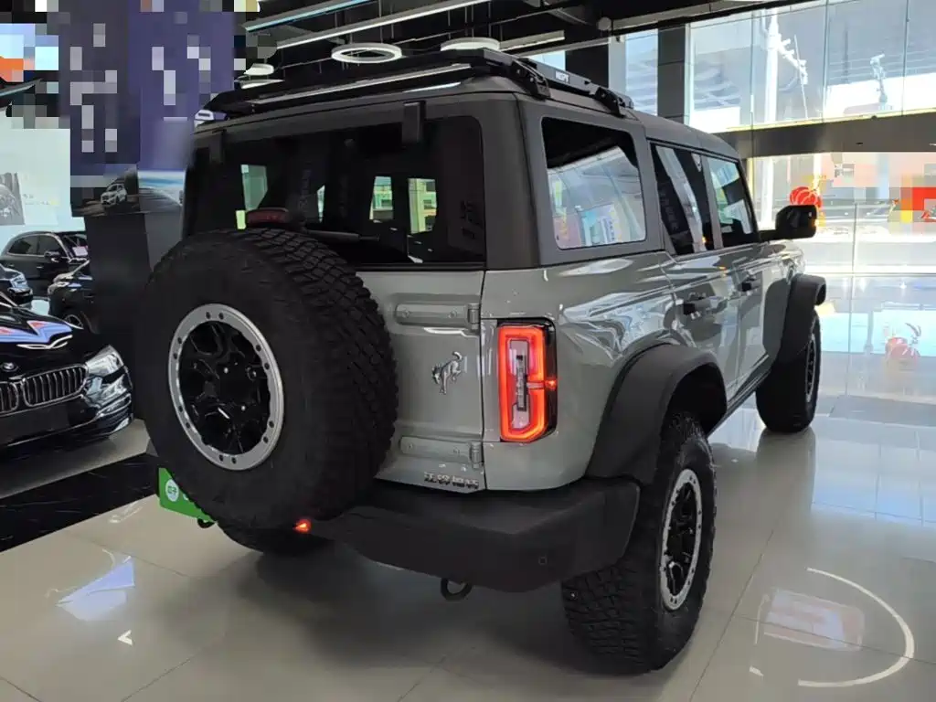Ford Bronco — миниатюра 7
