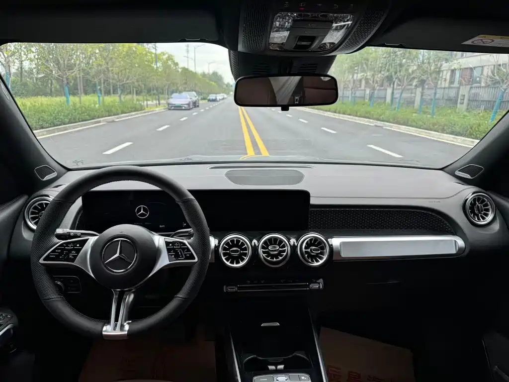 Mercedes-Benz GLB — миниатюра 6