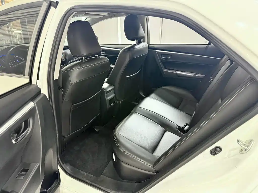 Toyota Corolla Hybrid — миниатюра 9