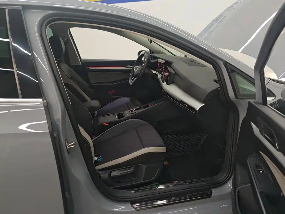 Volkswagen Golf — миниатюра 8