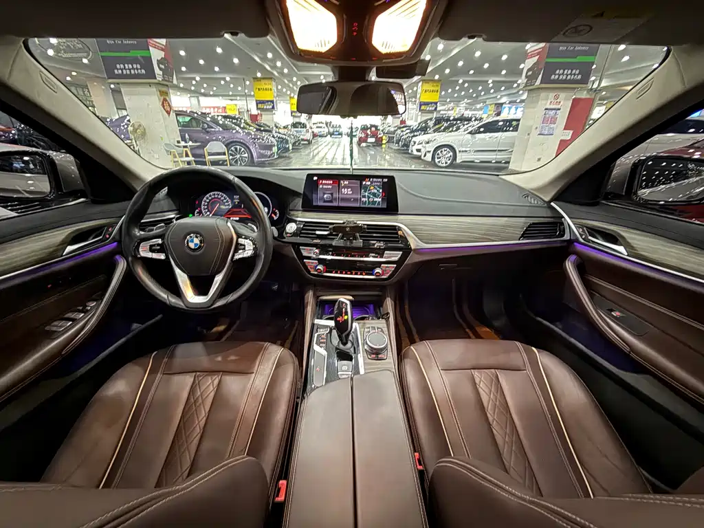 BMW 5 Series — миниатюра 10