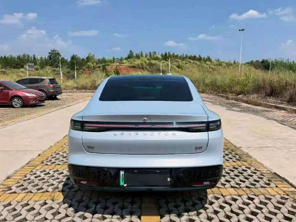 Leapmotor Leapmotor B01 — миниатюра 5