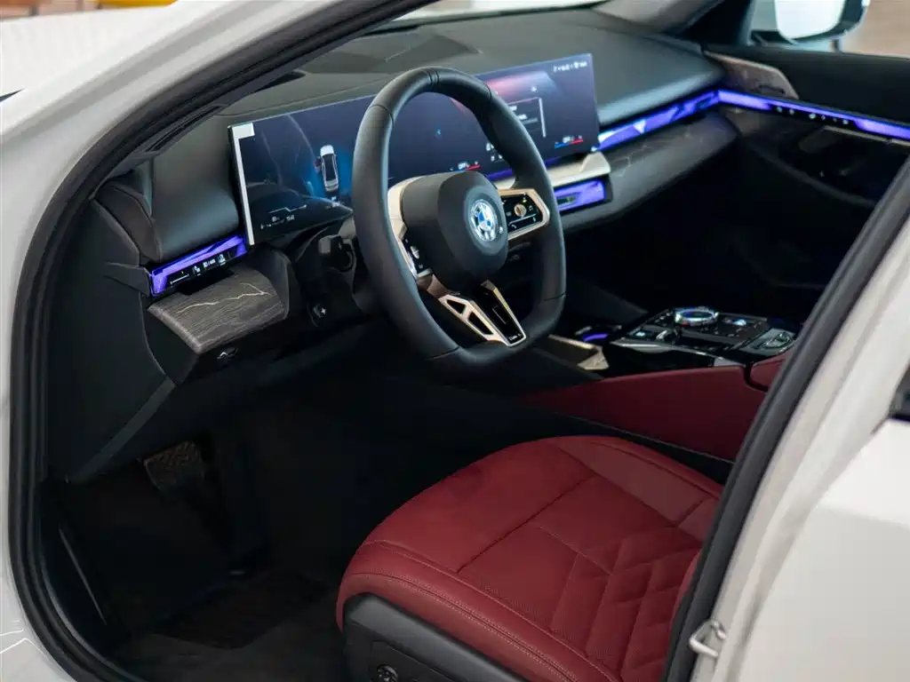 BMW 5 Series — миниатюра 13