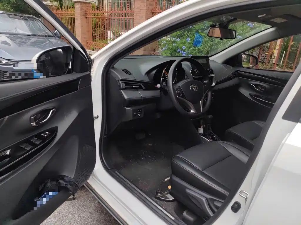 Toyota Yaris L — миниатюра 12