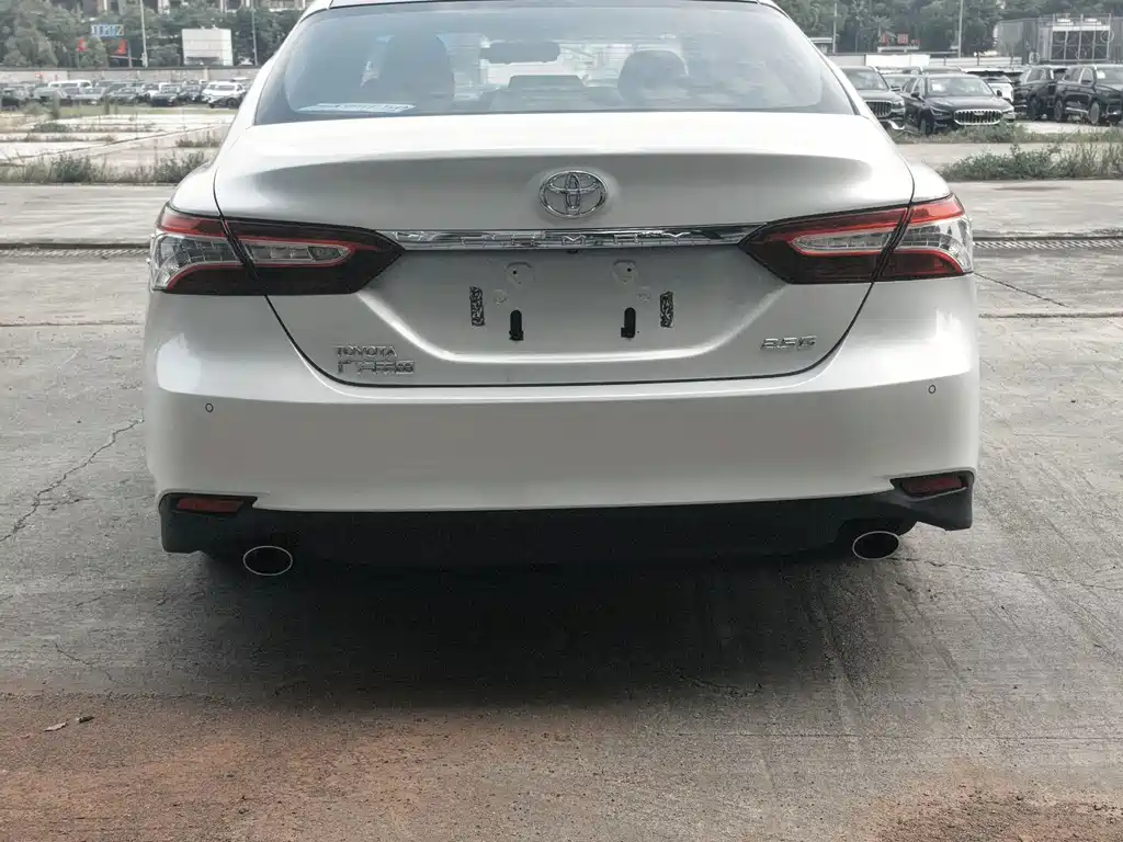 Toyota Camry — миниатюра 8