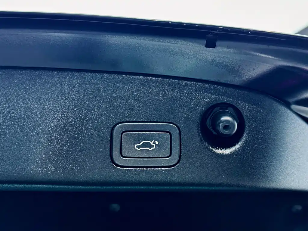 Jaguar XJ — миниатюра 24