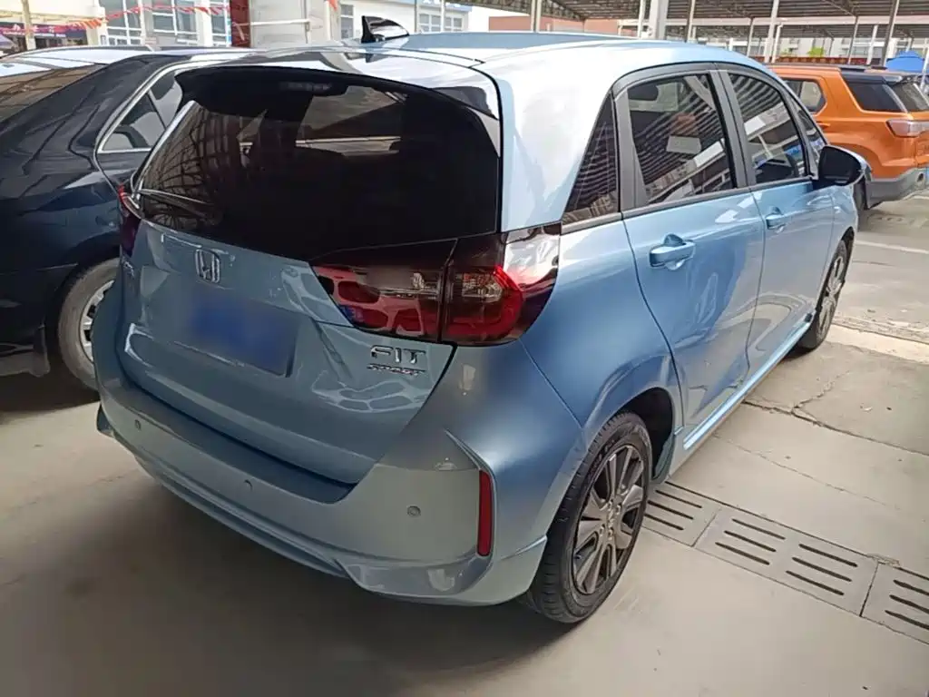 Honda Fit — миниатюра 7