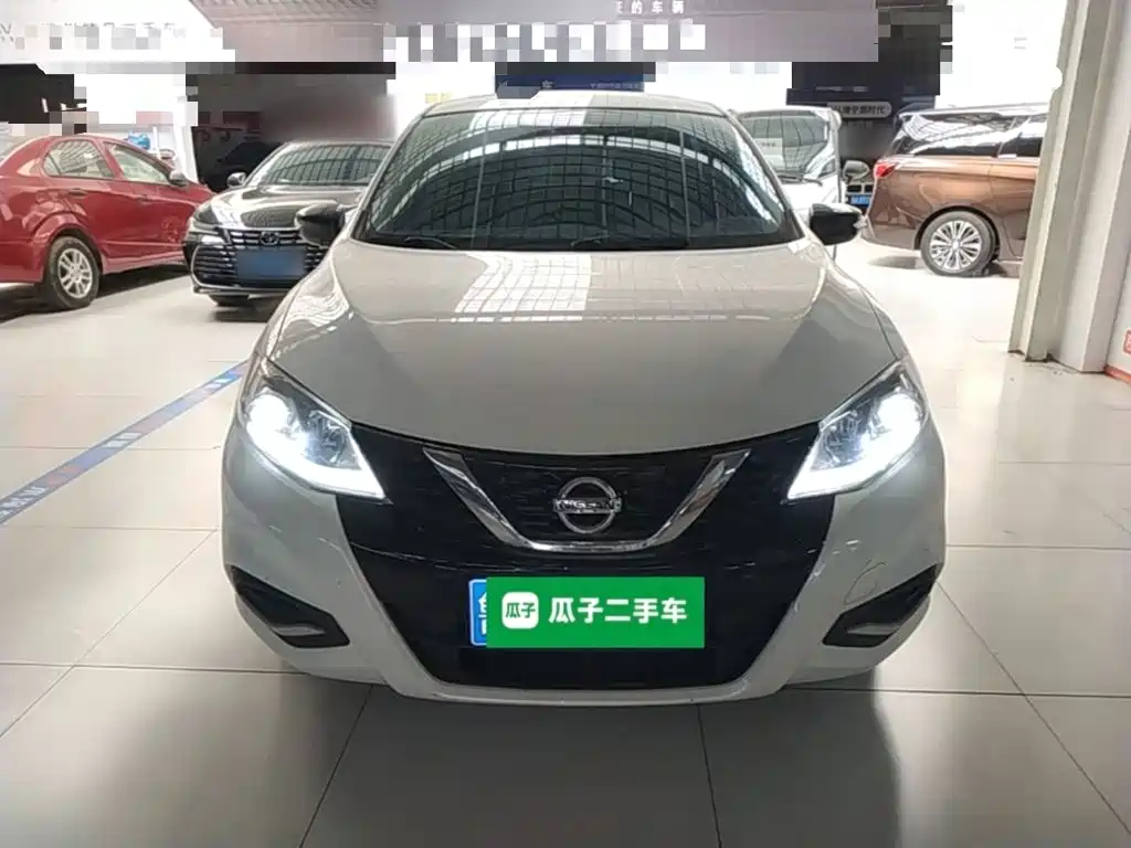 Nissan Tiida — миниатюра 3