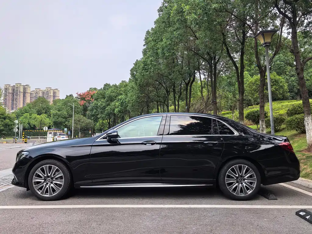 Mercedes-Benz E-Class — миниатюра 15