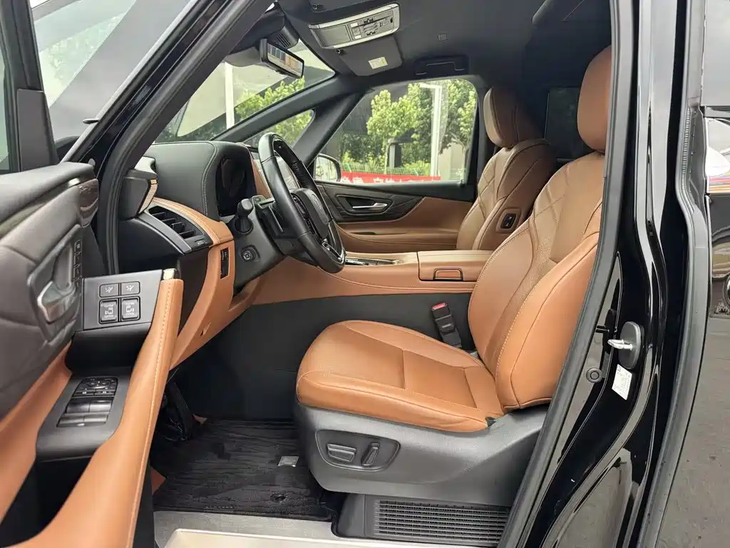 Toyota Alphard — миниатюра 11