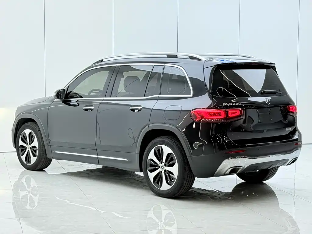 Mercedes-Benz GLB — миниатюра 13