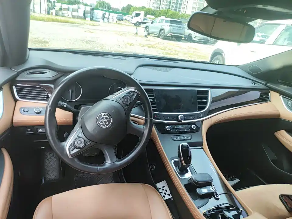 Buick LaCrosse — миниатюра 3