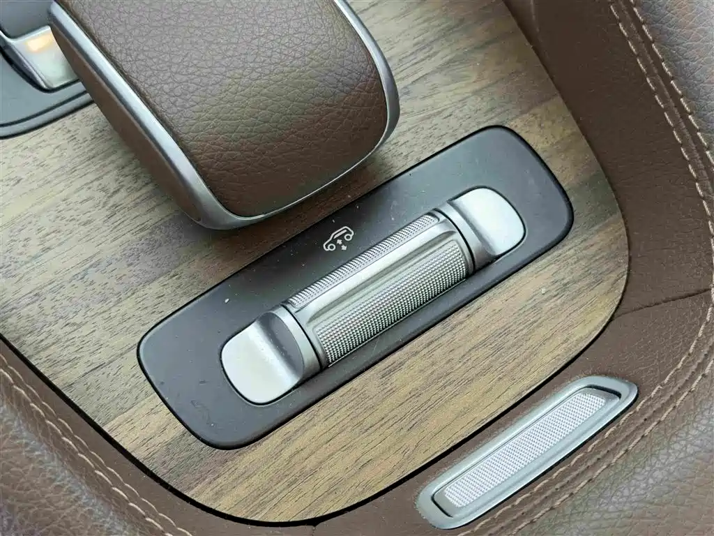 Mercedes-Benz GLE New Energy — миниатюра 16