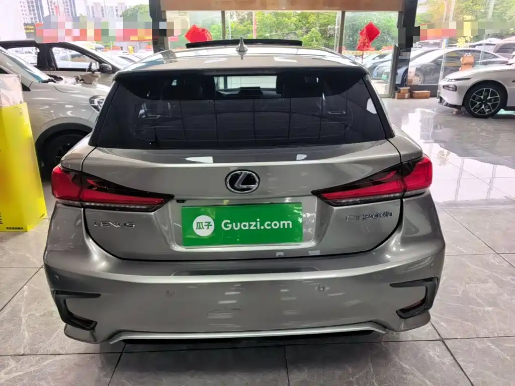 Lexus CT — миниатюра 6