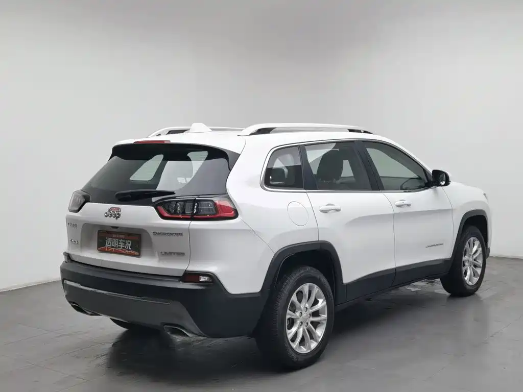 Jeep Cherokee — миниатюра 2