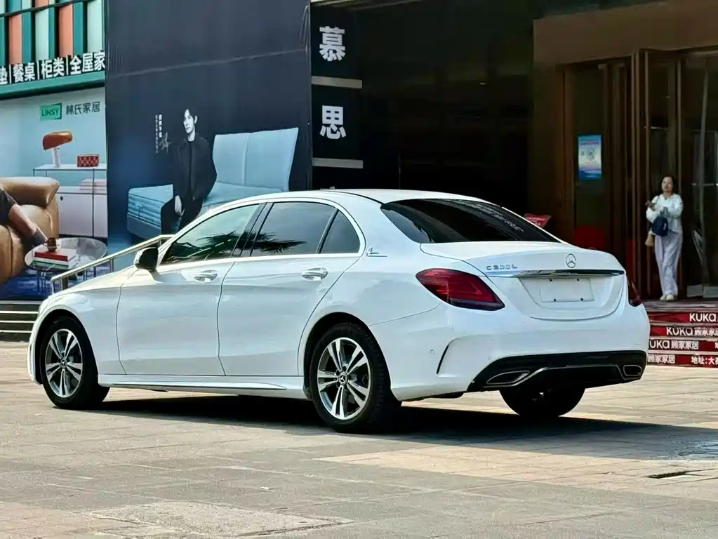 Mercedes-Benz C-Class — миниатюра 3