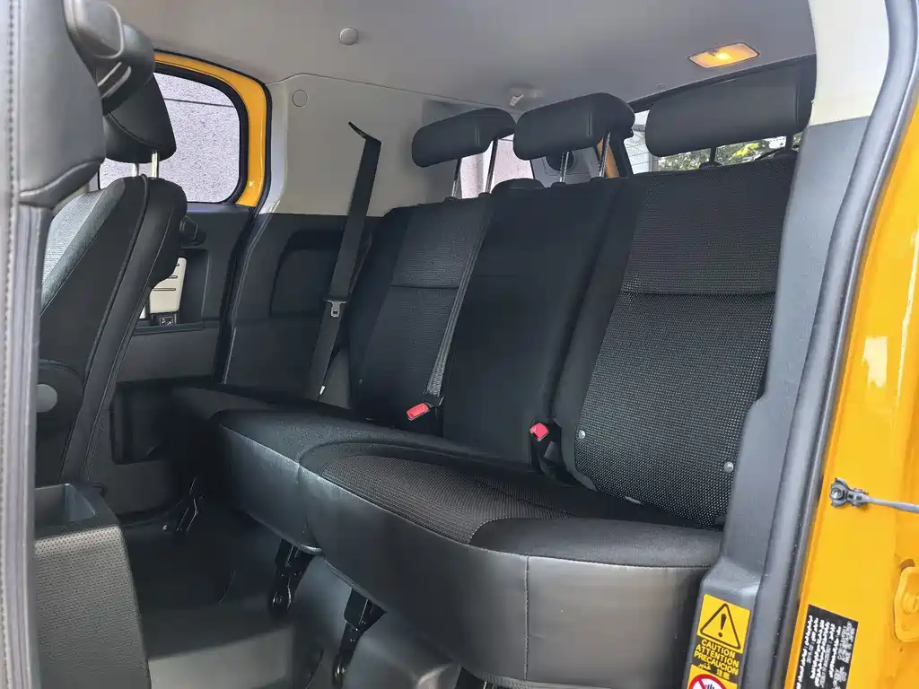 Toyota FJ Cruiser — миниатюра 11