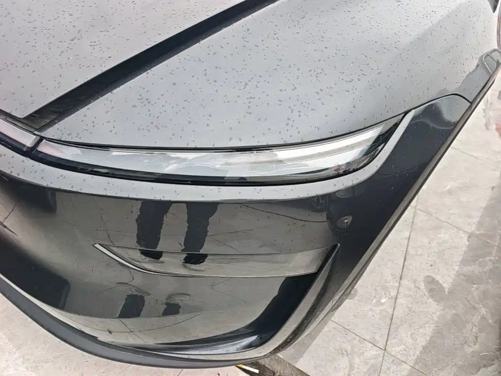 Tesla Model Y — миниатюра 24