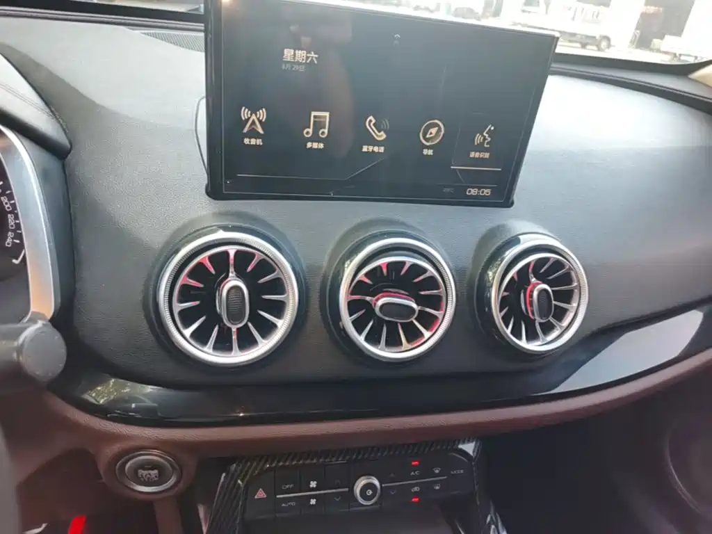 Wey Wey VV5 — миниатюра 13