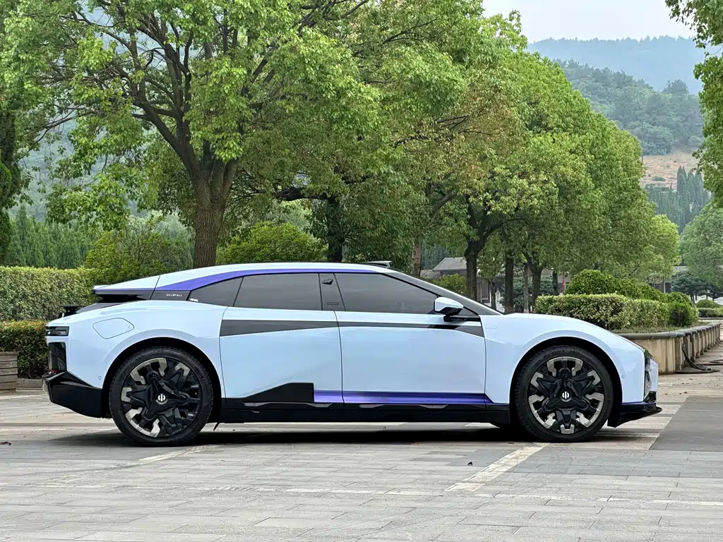 HiPhi HiPhi Z 2023 мест