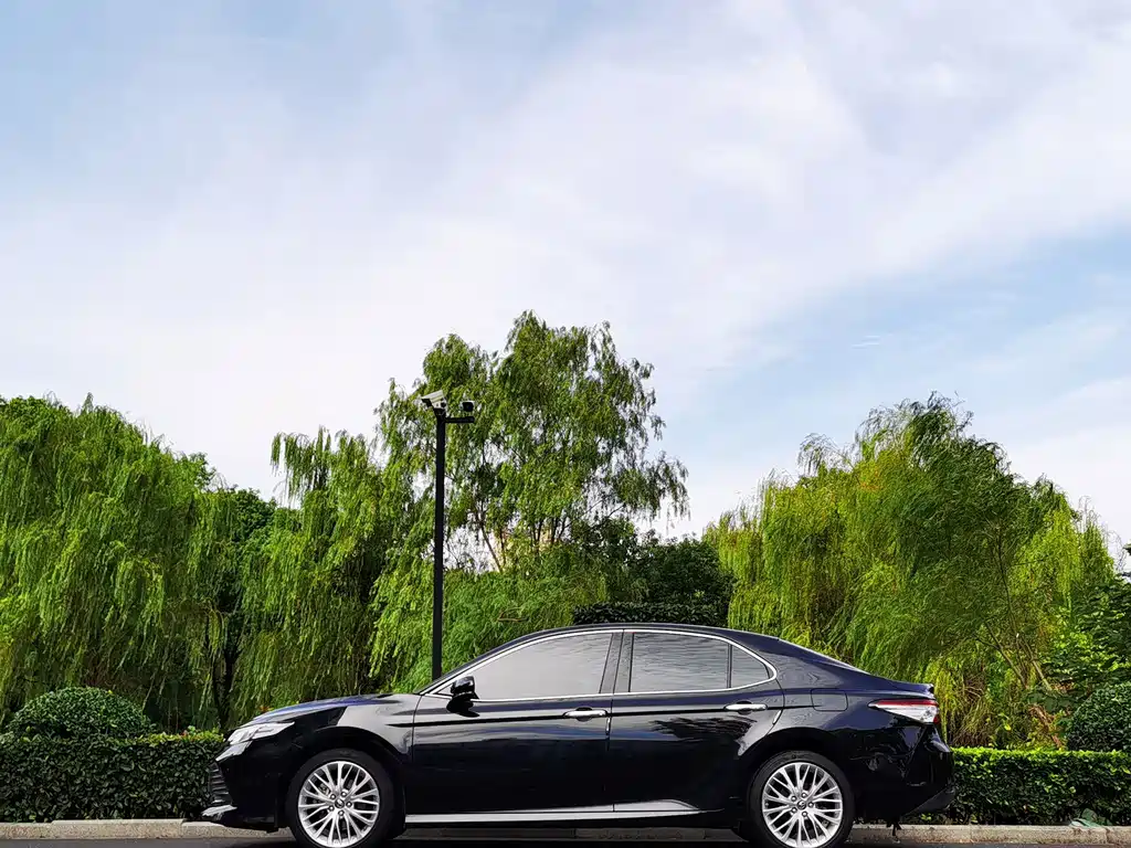 Toyota Camry — миниатюра 7