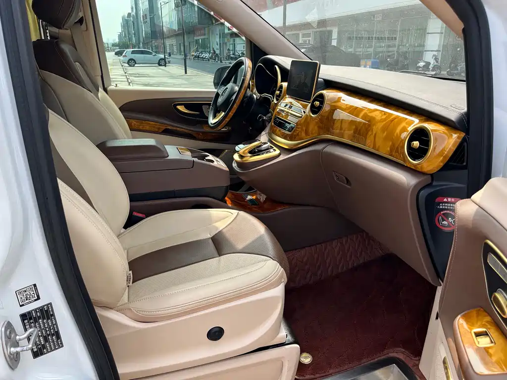Mercedes-Benz V-Class — миниатюра 15