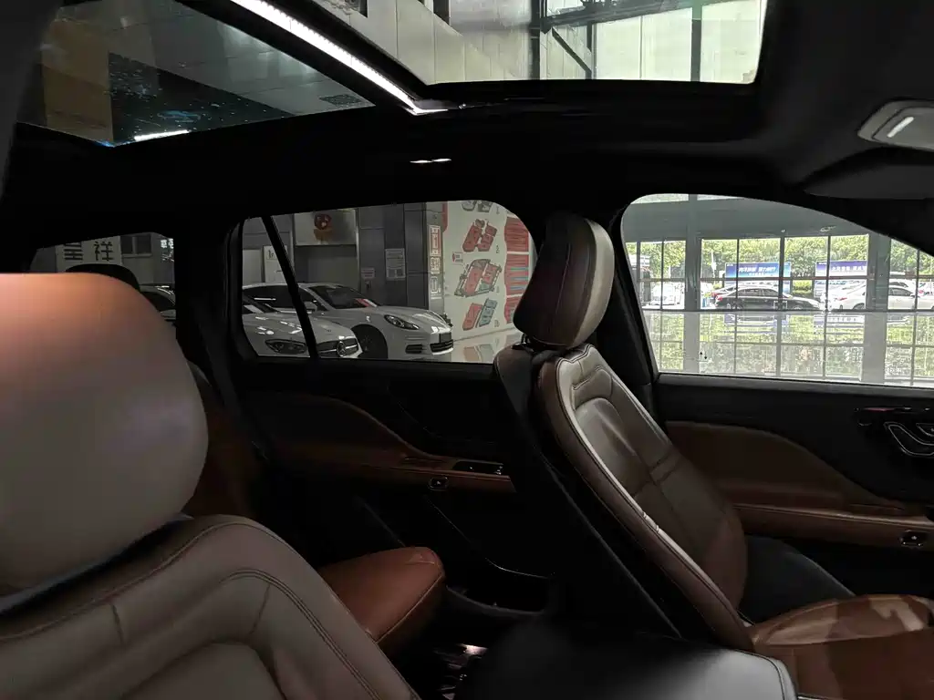 Lincoln Aviator — миниатюра 10