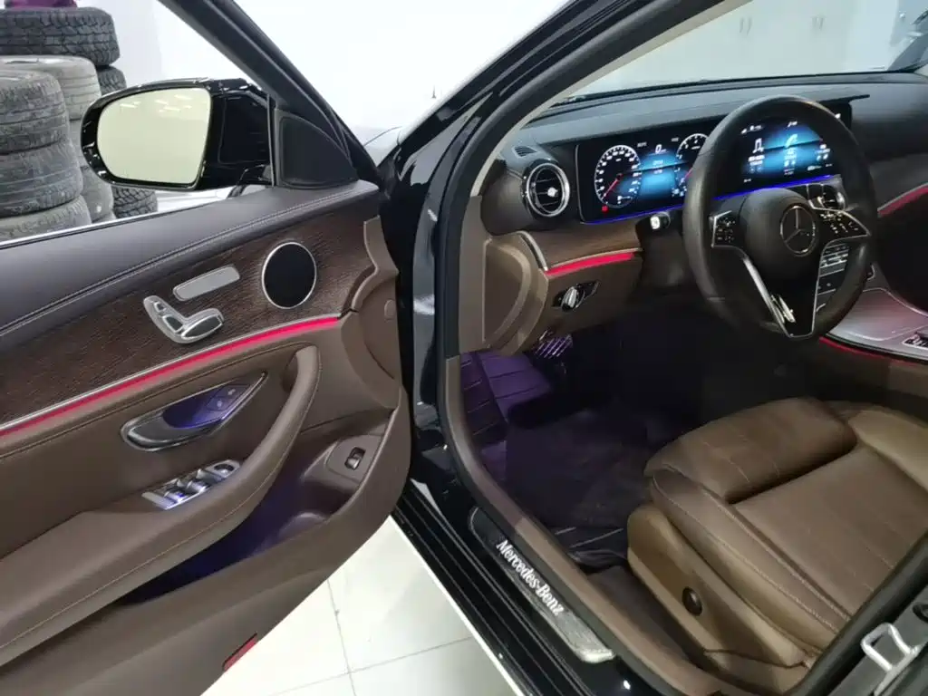 Mercedes-Benz E-Class — миниатюра 16