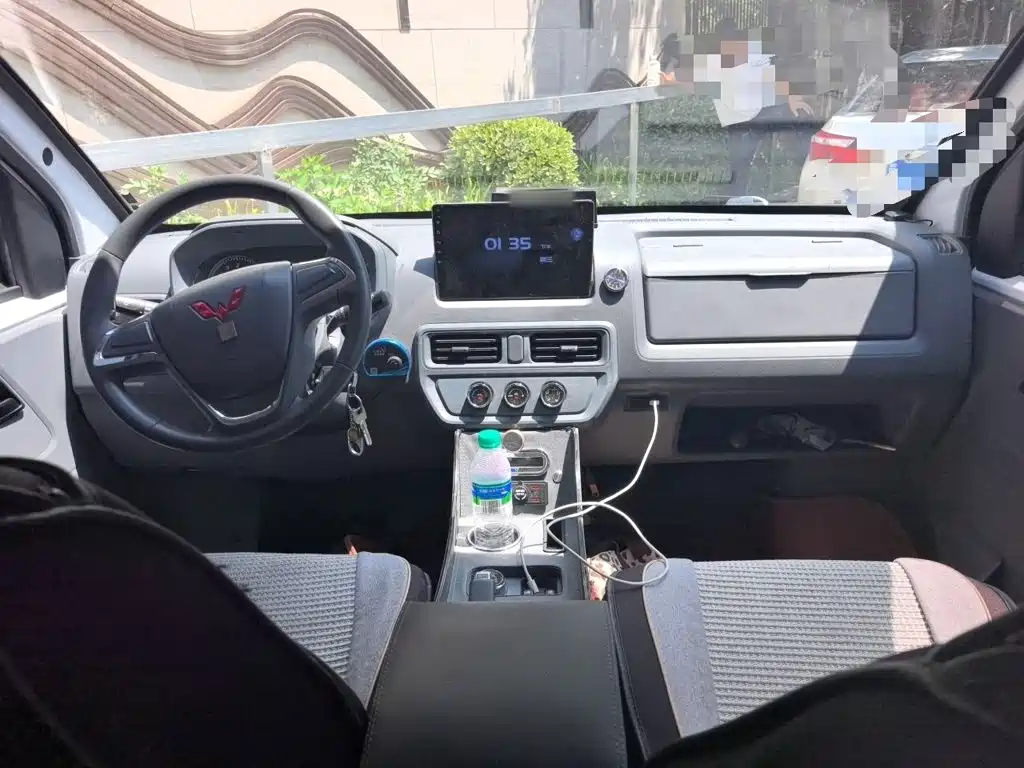 Wuling Yangguang — миниатюра 13
