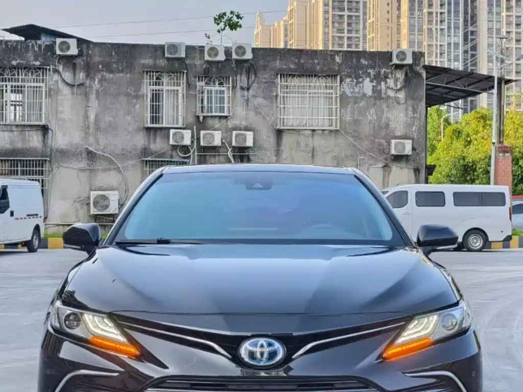 Toyota Camry — миниатюра 2