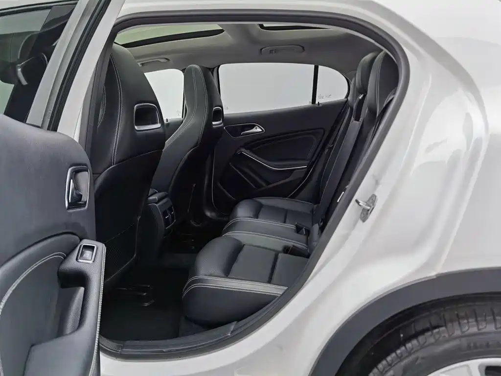 Mercedes-Benz GLA — миниатюра 15