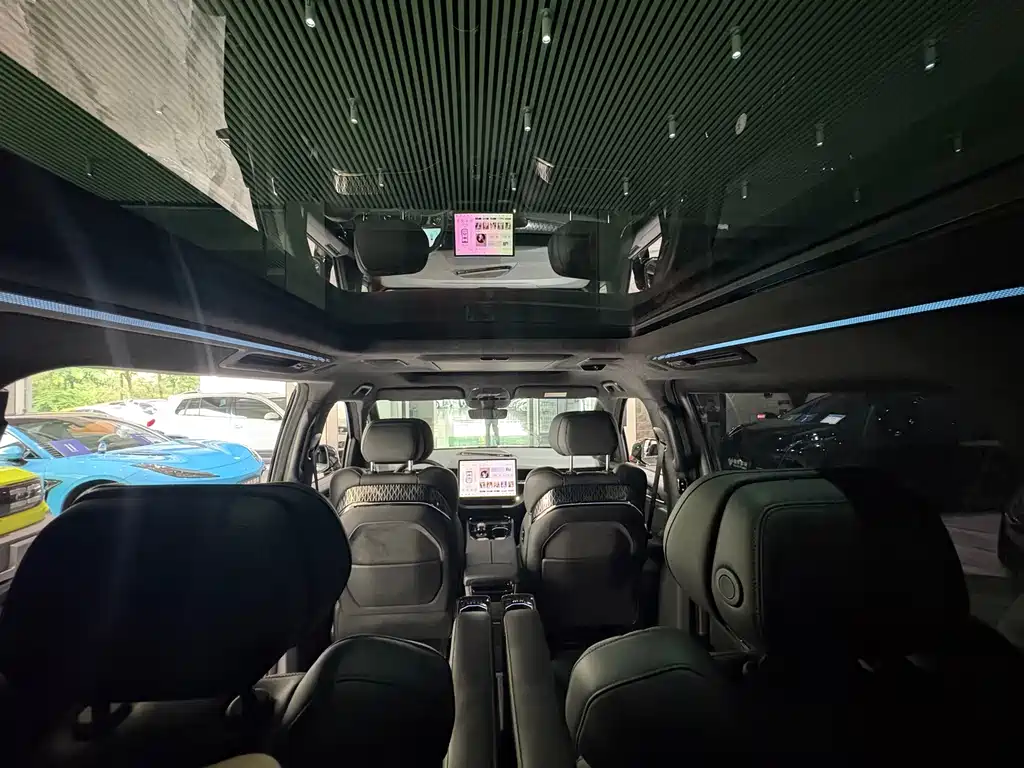 Zeekr 009 — миниатюра 21