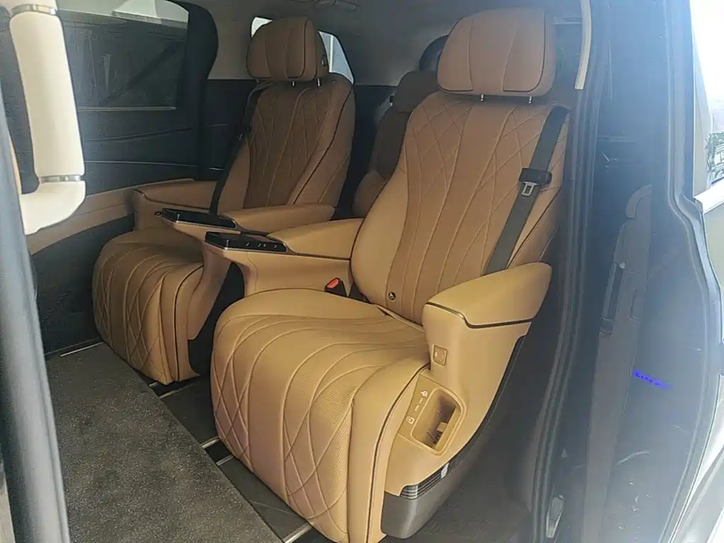 Denza Denza D9 — миниатюра 17