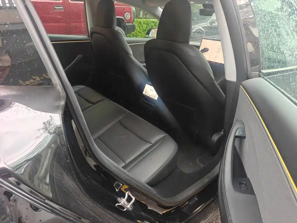 Tesla Model 3 — миниатюра 8