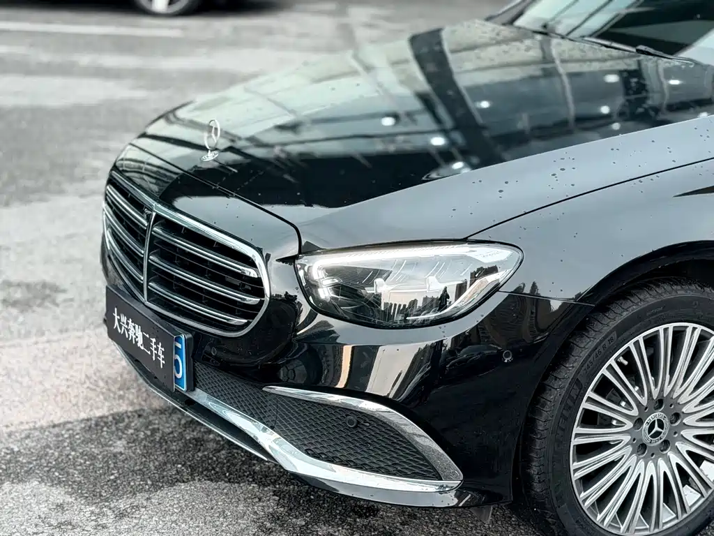 Mercedes-Benz E-Class — миниатюра 4