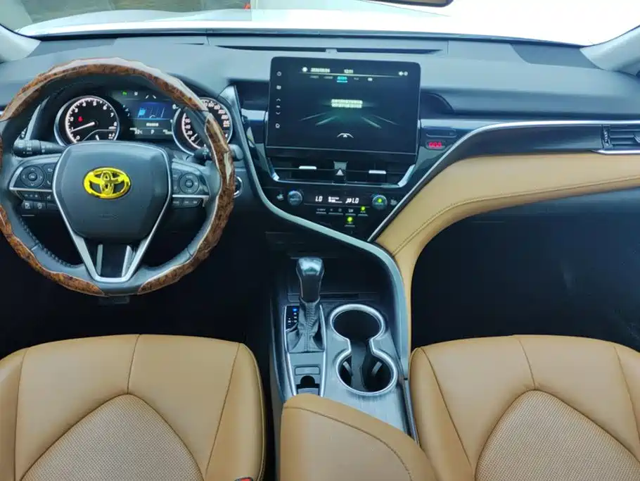 Toyota Camry — миниатюра 12