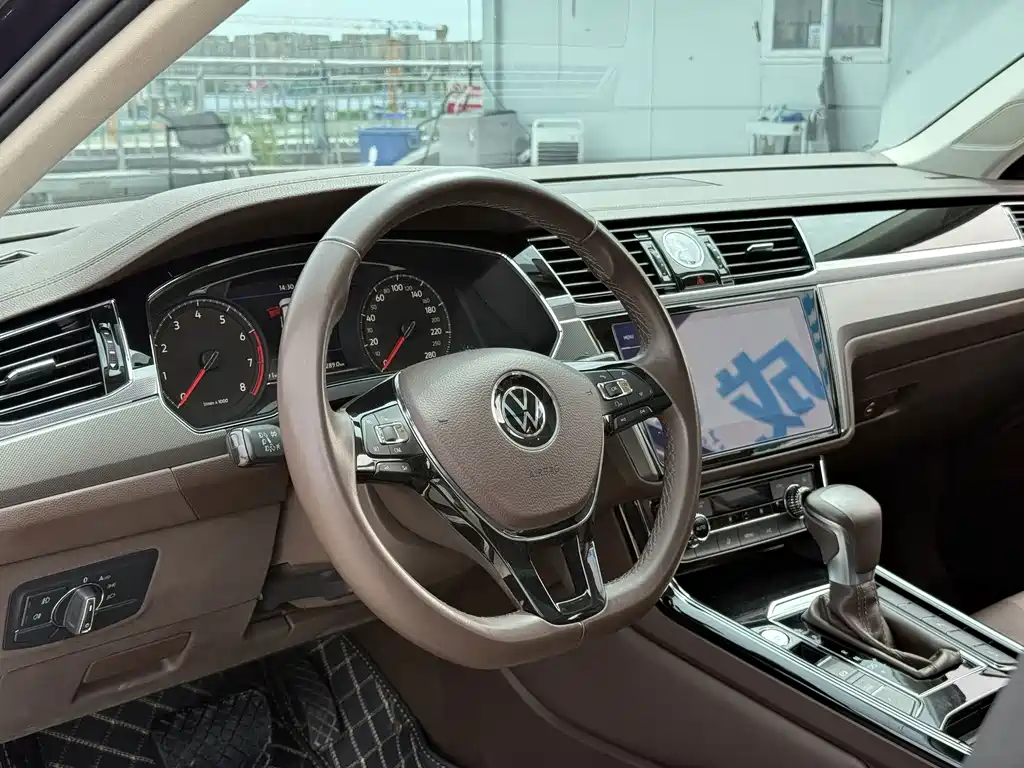 Volkswagen Phideon — миниатюра 3