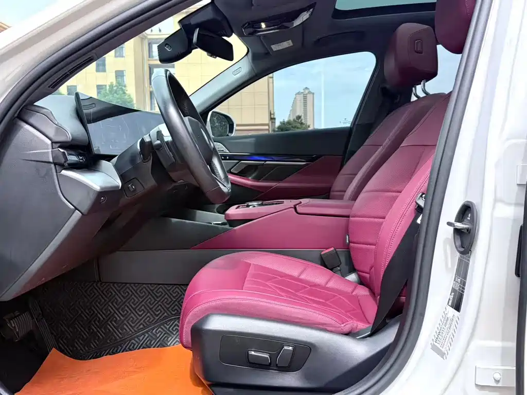 BMW 5 Series — миниатюра 4
