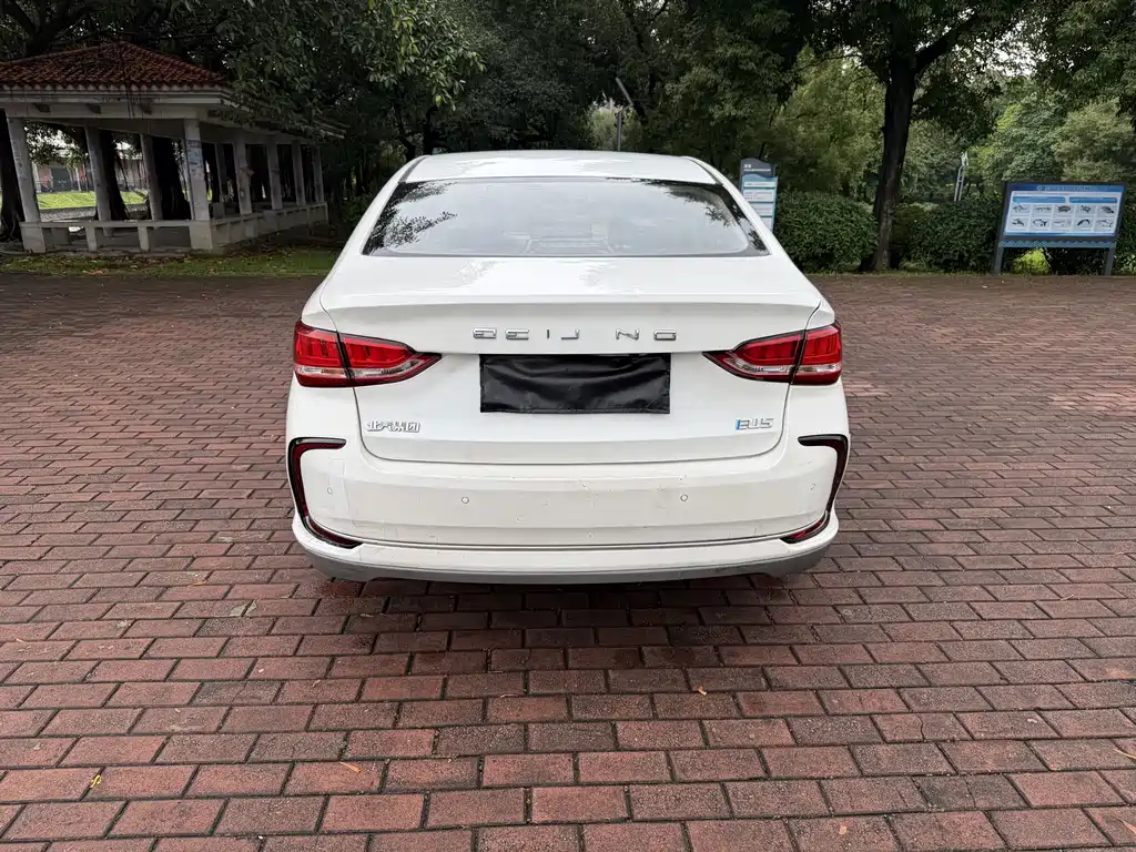 BAIC EU5