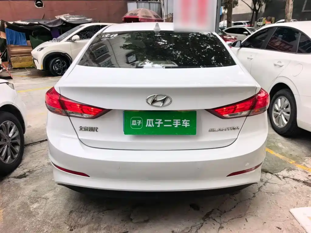 Hyundai Elantra — миниатюра 6
