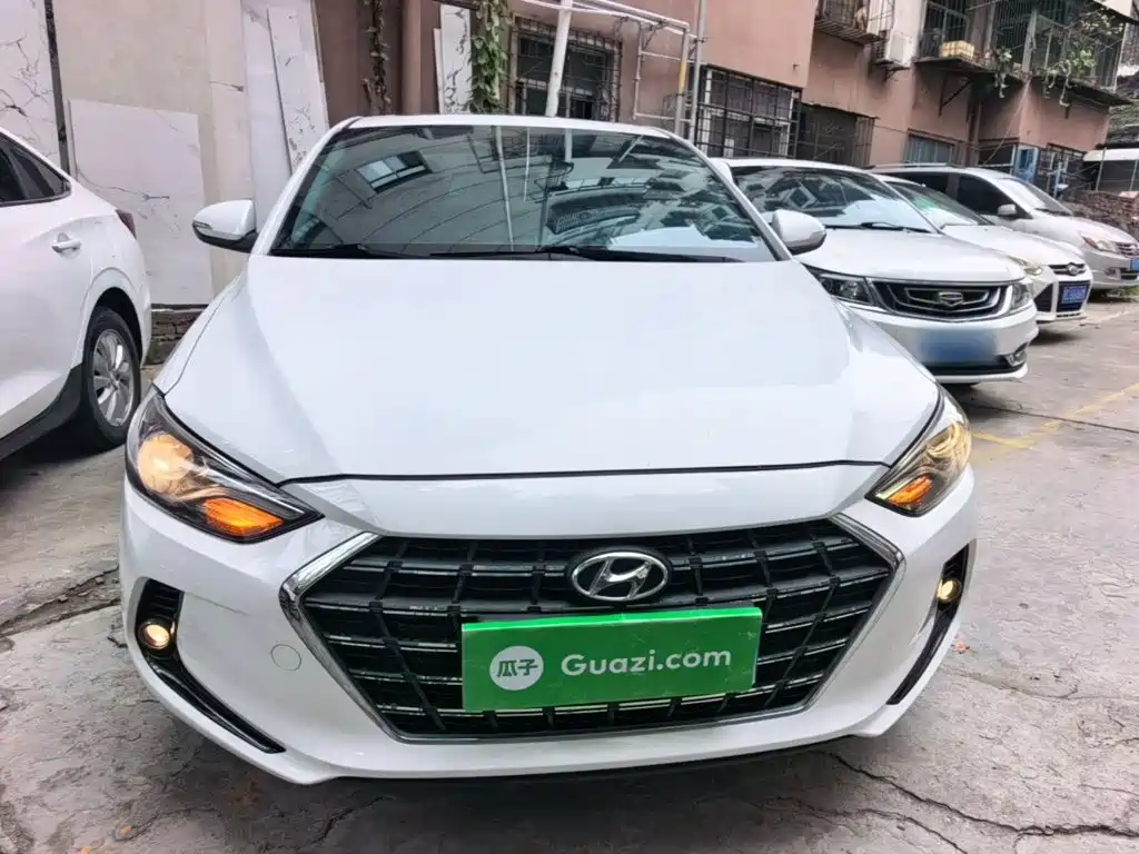 Hyundai Elantra — миниатюра 3