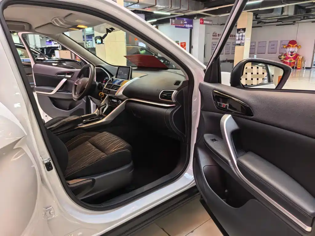 Mitsubishi Eclipse Cross — миниатюра 9