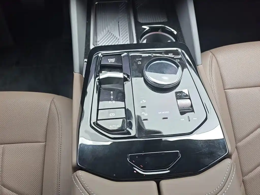 BMW i5 — миниатюра 16