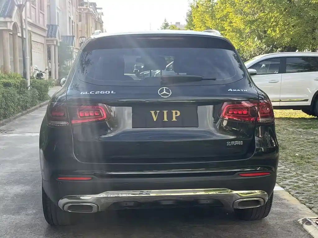 MERCEDES-BENZ GLC
